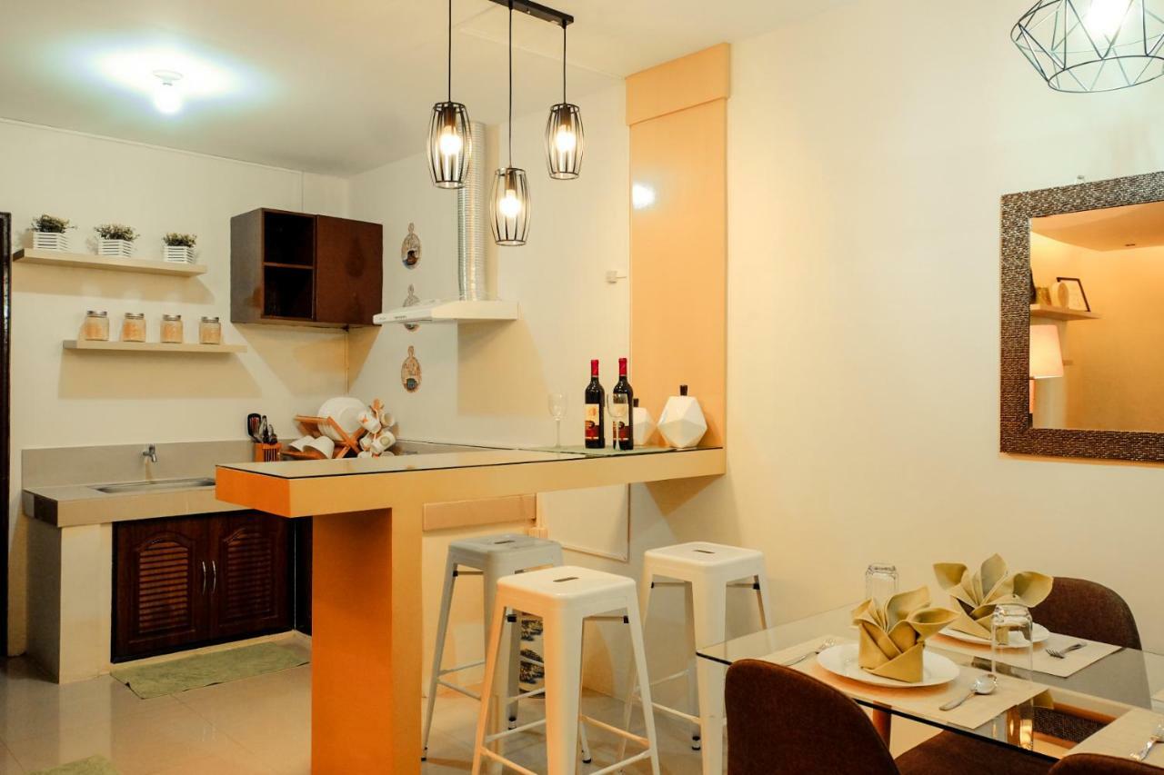 Fully Furnished Apartment With Netflix And Wifi Batangas Exterior foto